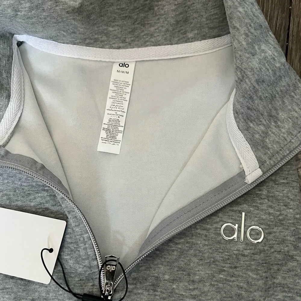 Alo Yoga Gray Men’s Quarter Zip Set Size Medium
